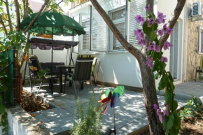 Sunshine Garden Apartment